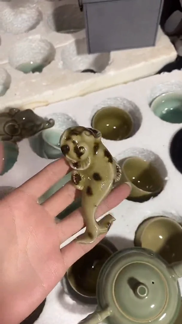 【山隐青瓷】龙窑柴烧点彩梅子青窑变茶宠 微瑕