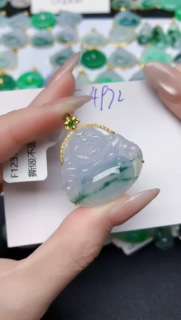 颈饰18K金镶嵌翡翠 天然缅甸A货翡翠百元以上9元证书费自理
