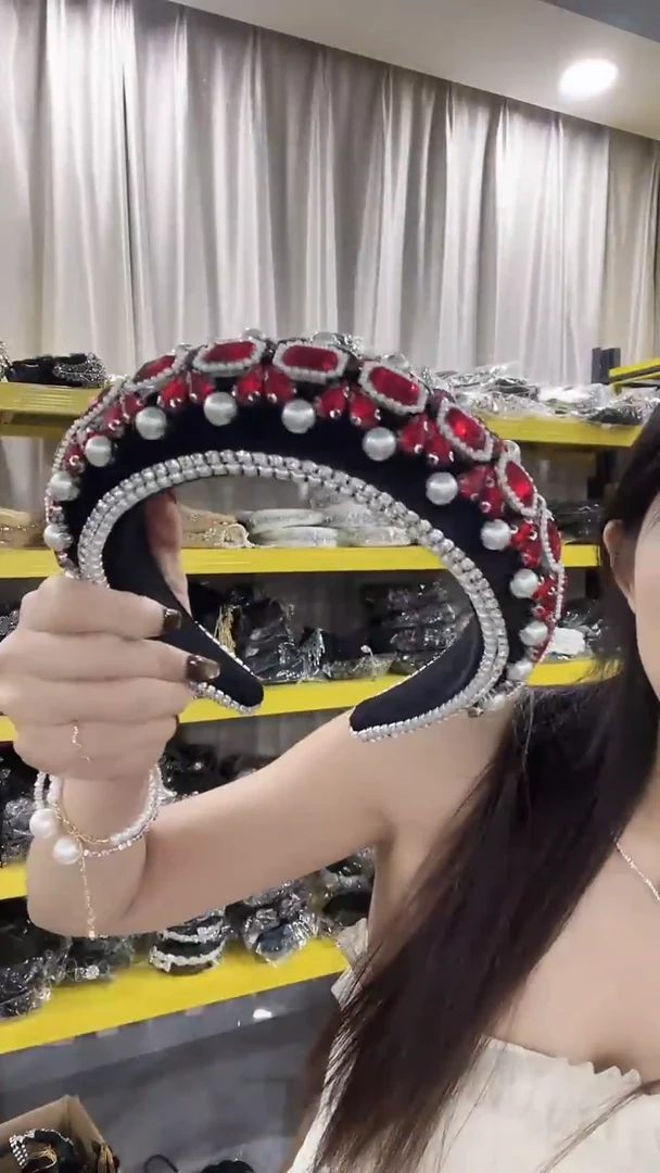 合金布艺红色巴洛克