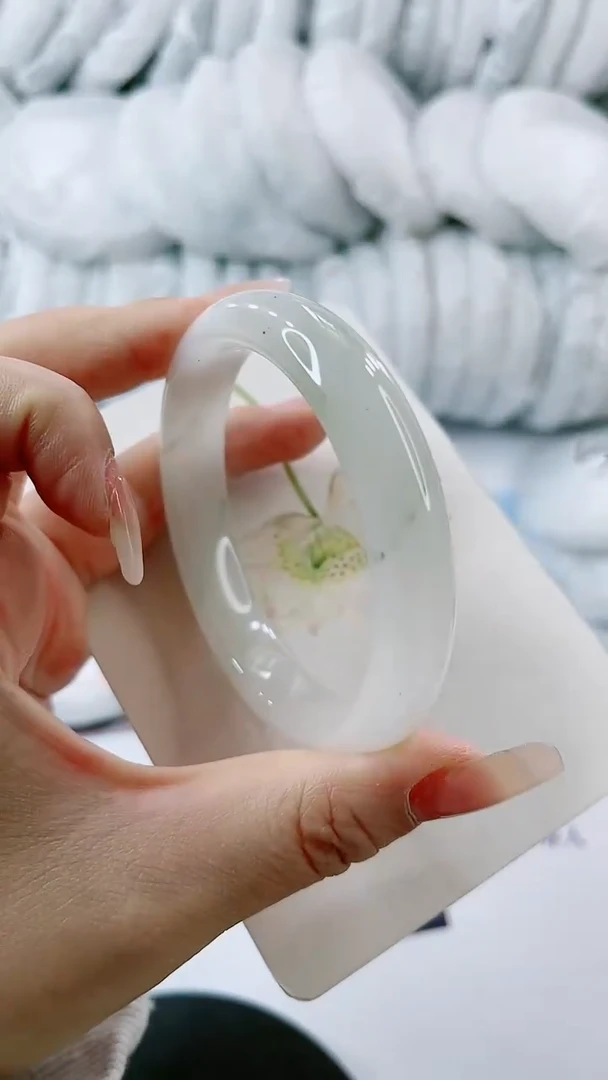 【闪购商品】石英质玉手镯未镶嵌0095522119-多样性发货