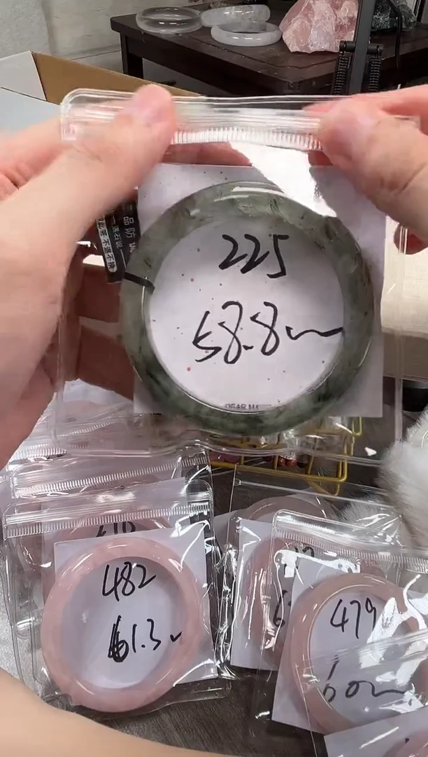 水晶手镯未镶嵌225号福利款默认微瑕