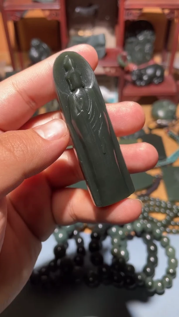 颈饰未镶嵌和田玉（青玉）1