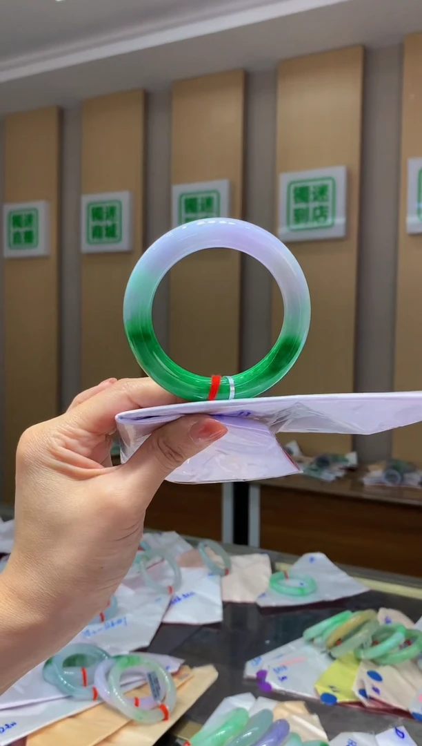 翡翠手镯未镶嵌- C8圈口54.4