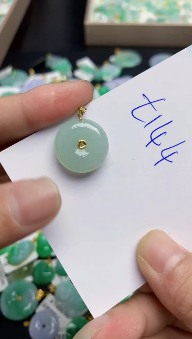 翡翠18K金镶嵌颈饰11111111