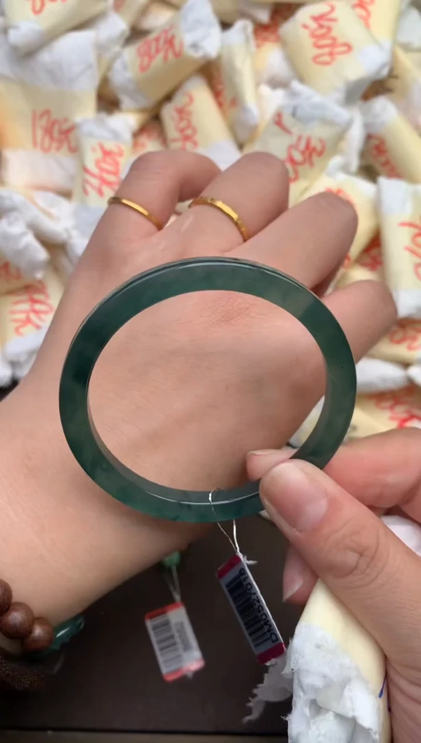 翡翠挂件未镶嵌—54.5圈