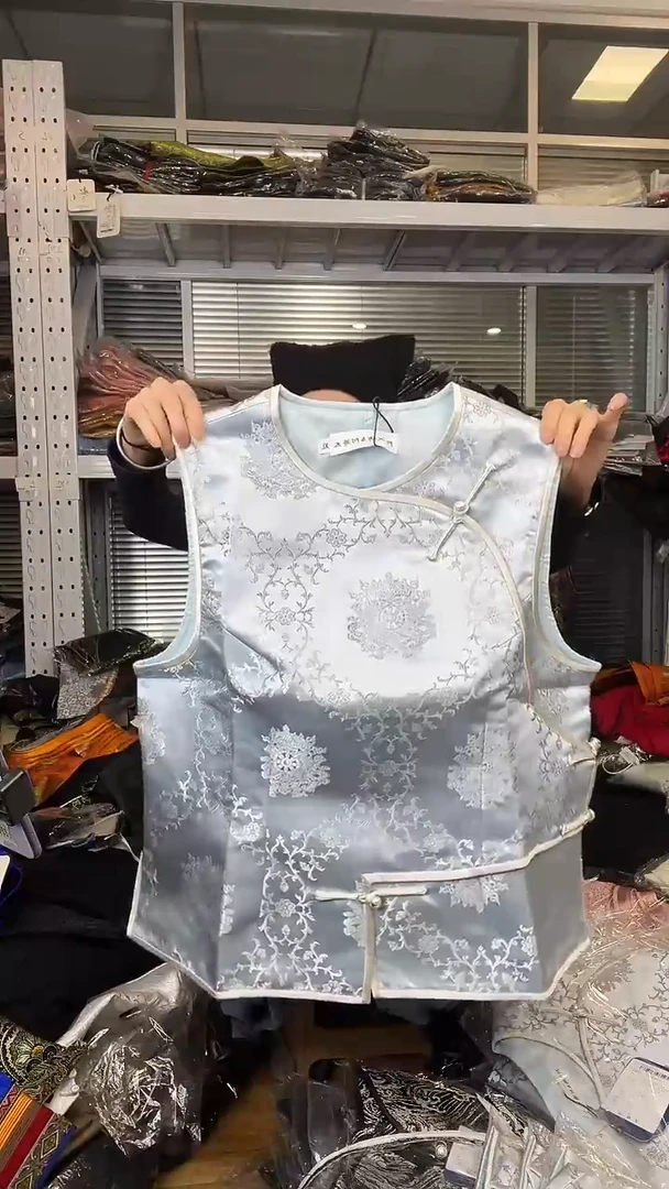 马甲   M码    80-110斤