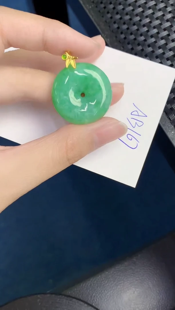 翡翠未镶嵌颈饰天然翡翠緬甸A貨