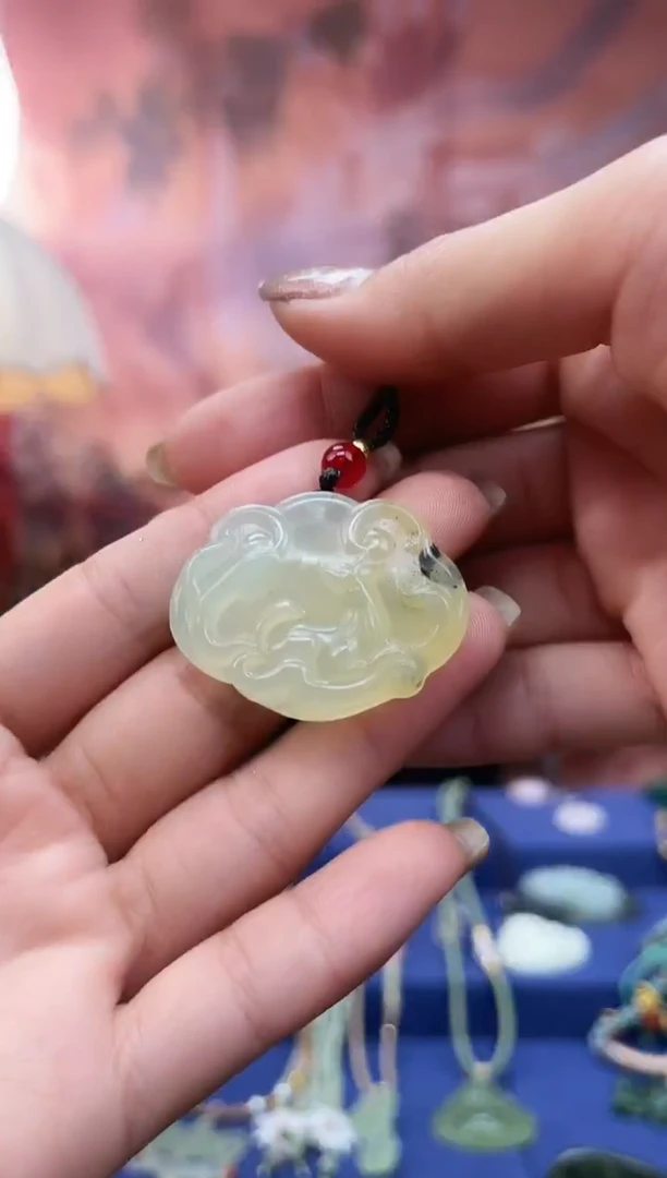 未镶嵌岫玉吊坠·