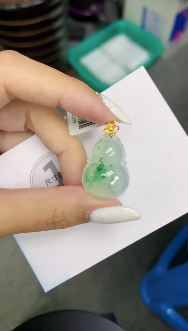 颈饰18K金镶嵌翡翠11111111111