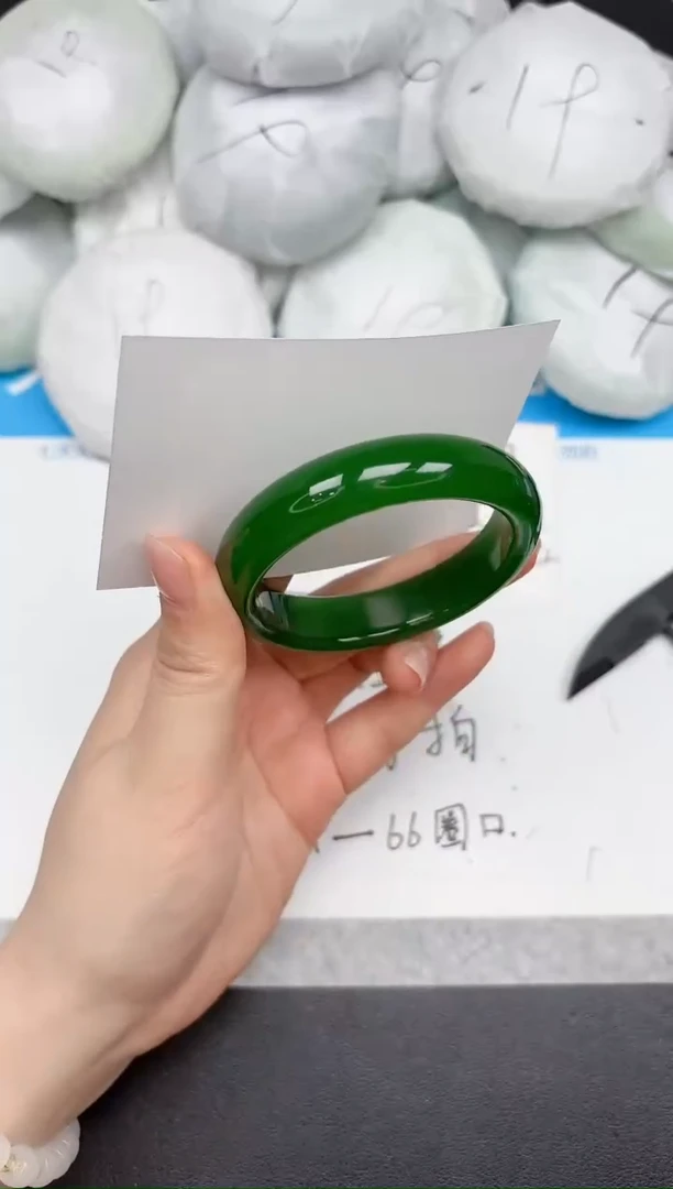 未镶嵌手镯石英质玉135/5253