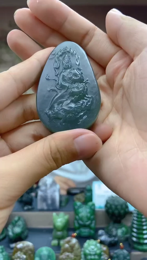 颈饰未镶嵌和田玉1