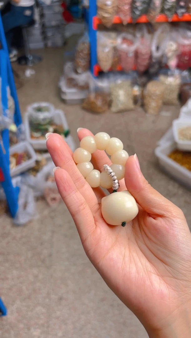 吊坠菩提根/象牙果荔枝栋手捻带猫咪头