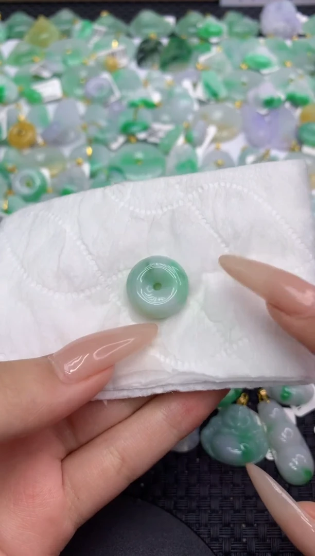翡翠未镶嵌颈饰111111111