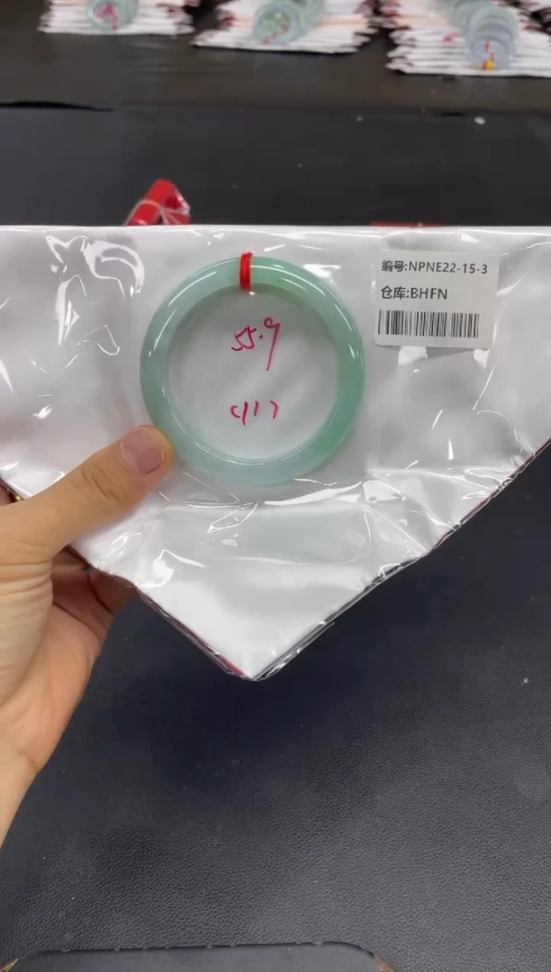 未镶嵌手镯翡翠翡翠手镯