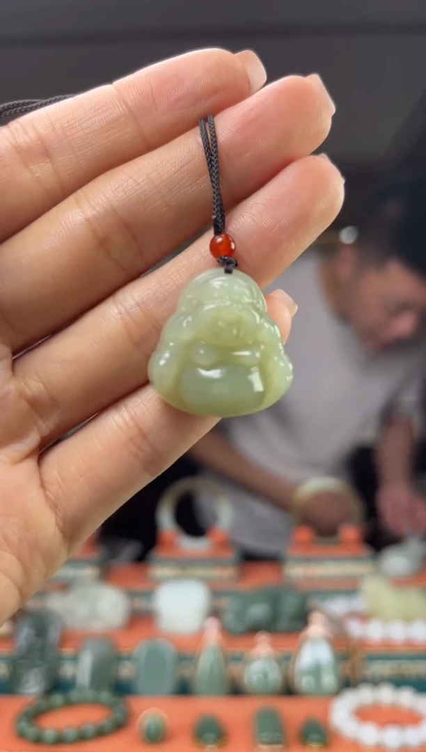 和田玉未镶嵌颈饰1