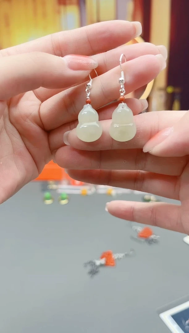 银S925镶嵌和田玉耳饰和田玉葫芦