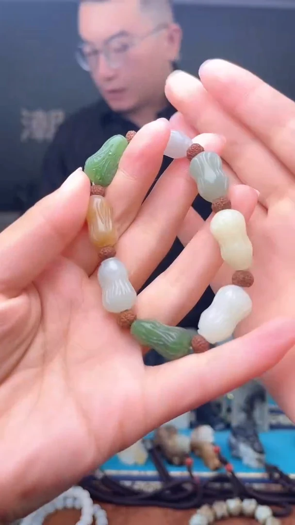 未镶嵌和田玉挂件1