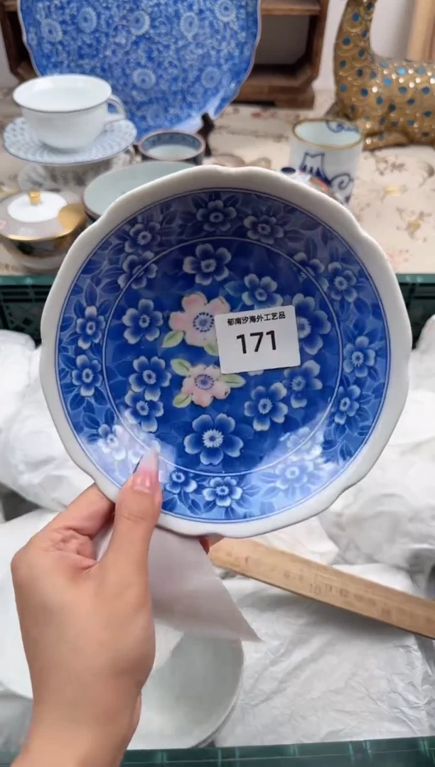 瓷片兔****呀A       171