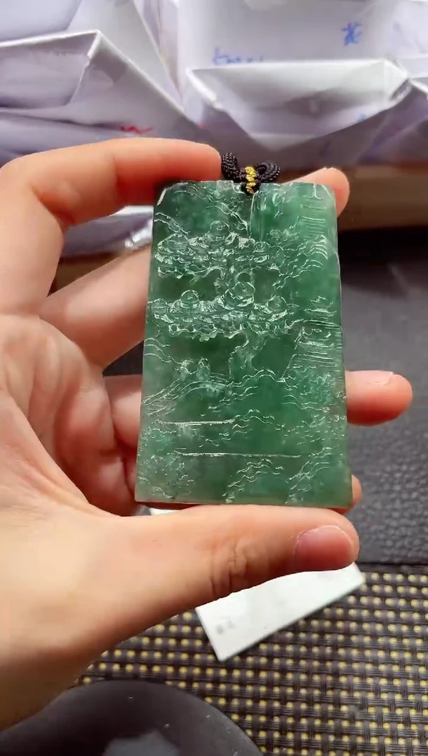 颈饰未镶嵌翡翠 000111