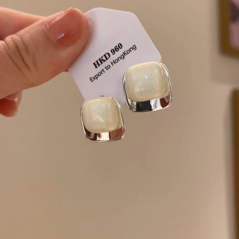 铜合金耳饰 法式滴釉方糖耳钉女复古轻奢简约独特高级感百搭耳饰