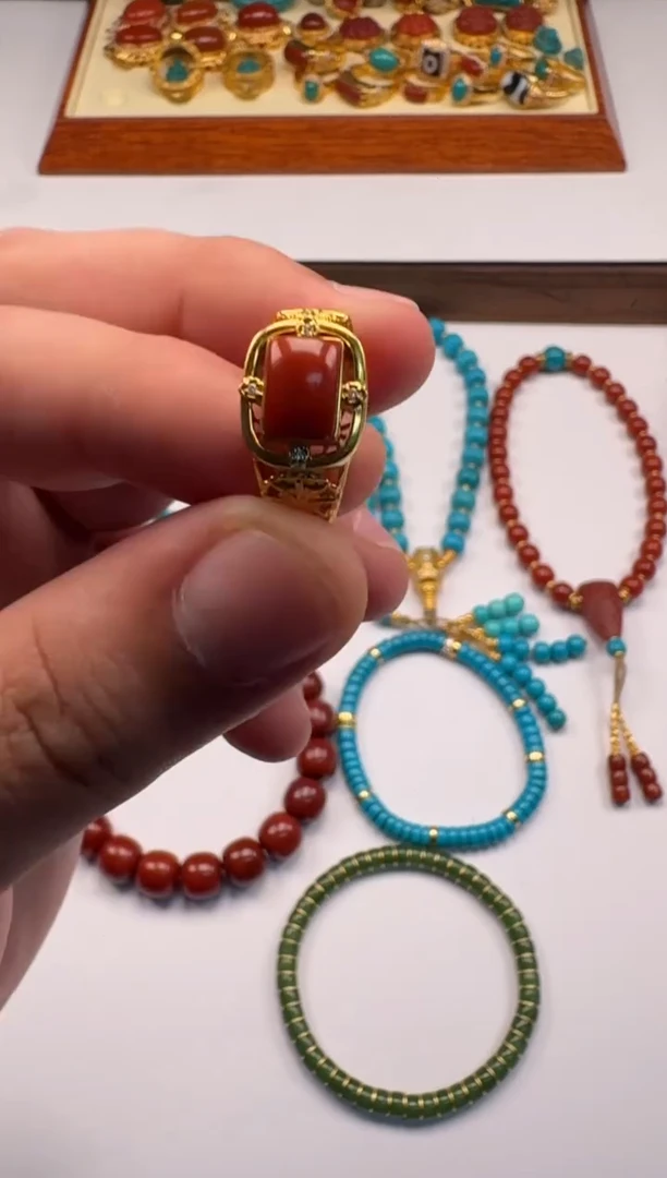 18K金镶嵌南红玛瑙挂件林*～配饰配饰