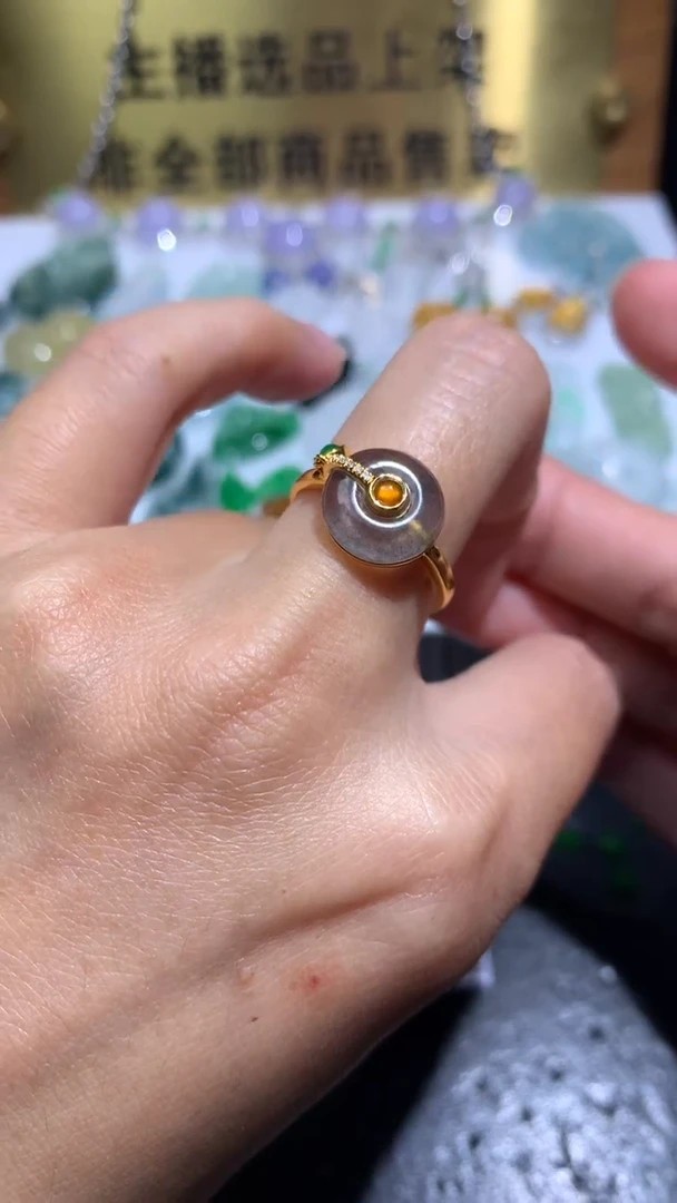 颈饰18K金镶嵌翡翠珊*净货