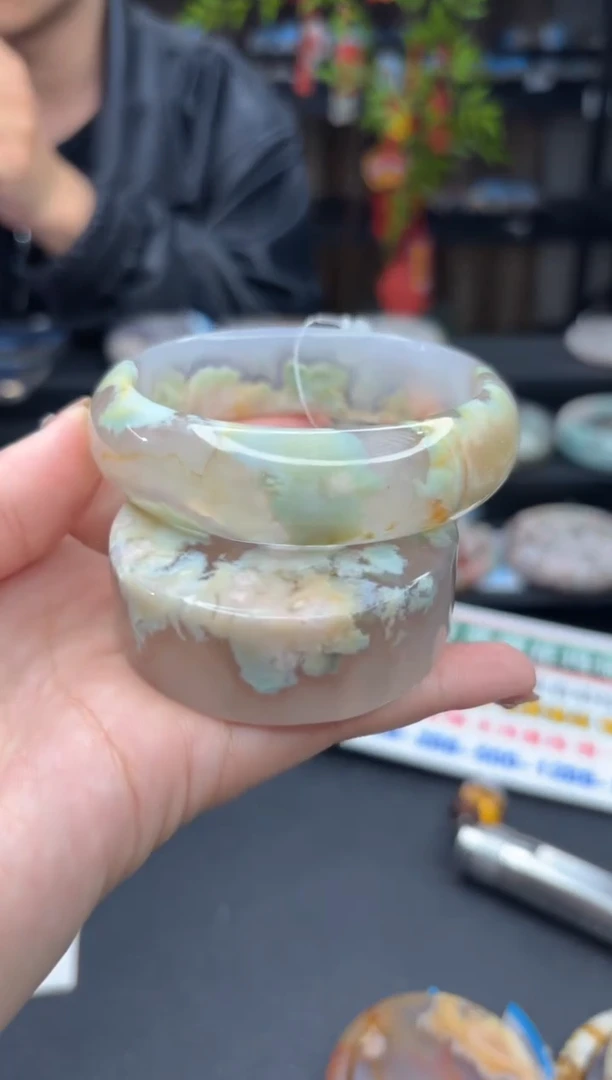 【闪购商品】石英质玉手镯未镶嵌250（59圈赠送镯心）