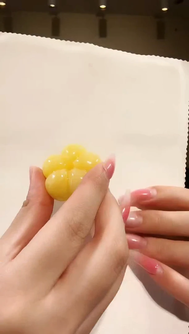 琥珀颈饰未镶嵌吊坠