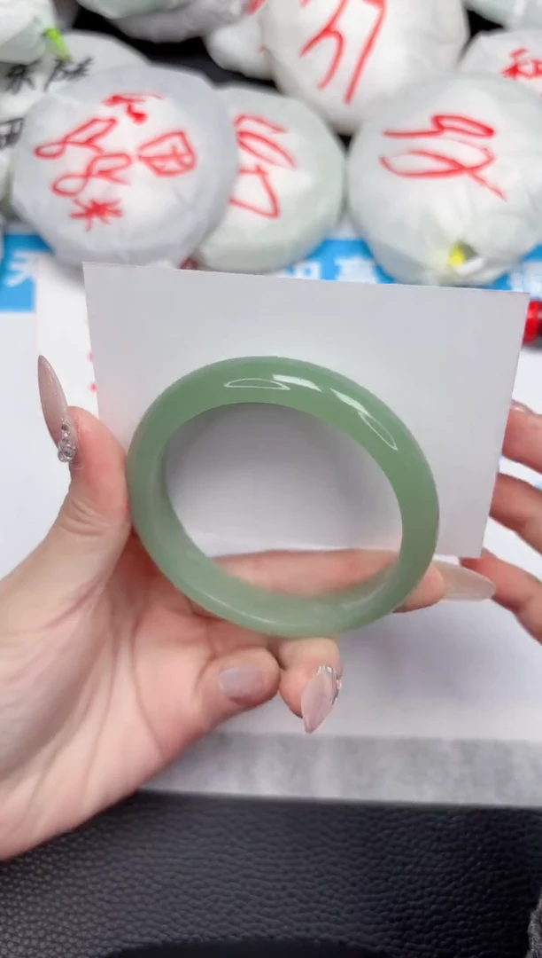 【闪购商品】石英质玉手镯未镶嵌308-55.6