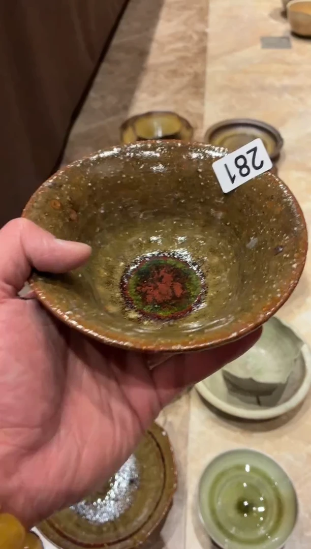 瓷片Z*O281微瑕粗陶咖色反边饭碗1个