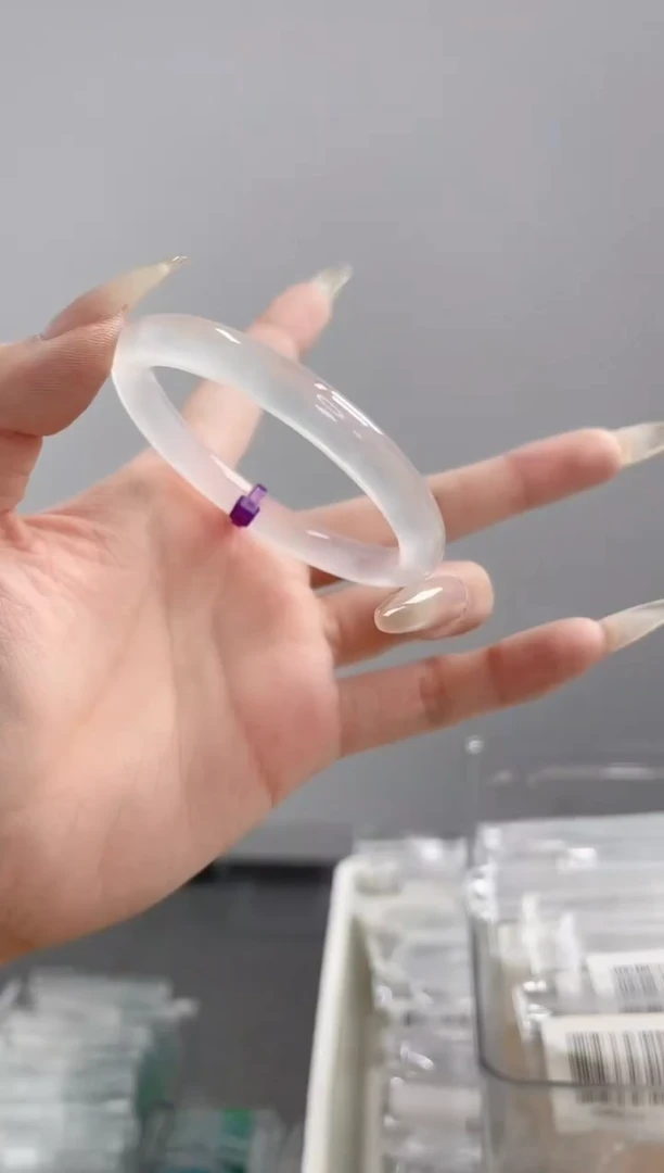 玛瑙/玉髓手镯未镶嵌54-55圈白冰 卡8