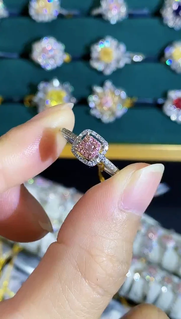 18K金镶嵌戒指钻石戒指