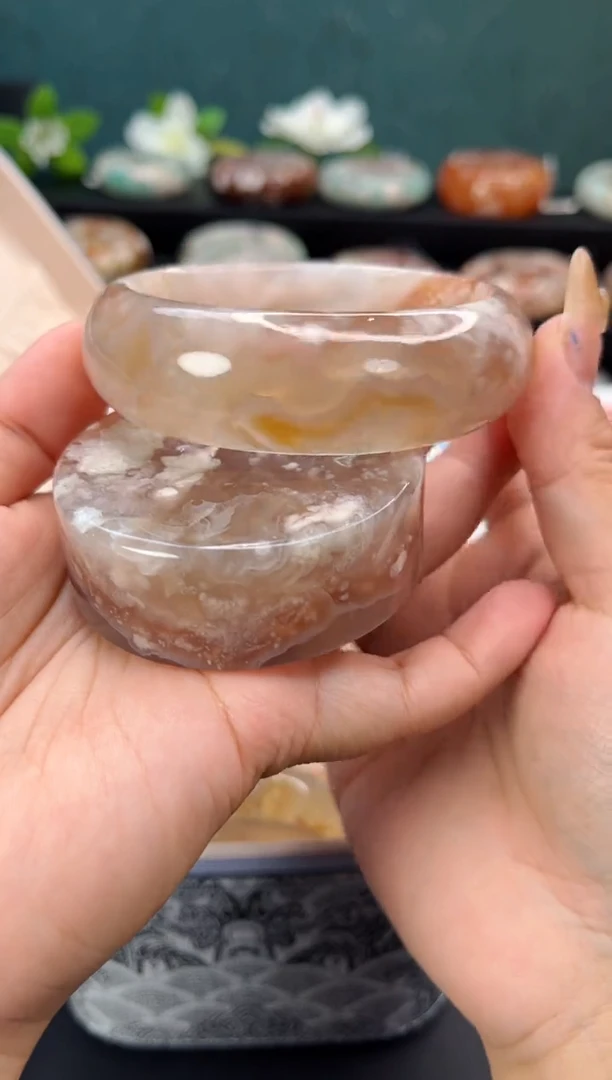 未镶嵌手镯石英质玉（63圈口）赠送镯心