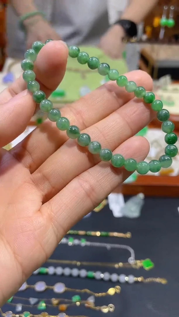 翡翠未镶嵌颈饰手串
