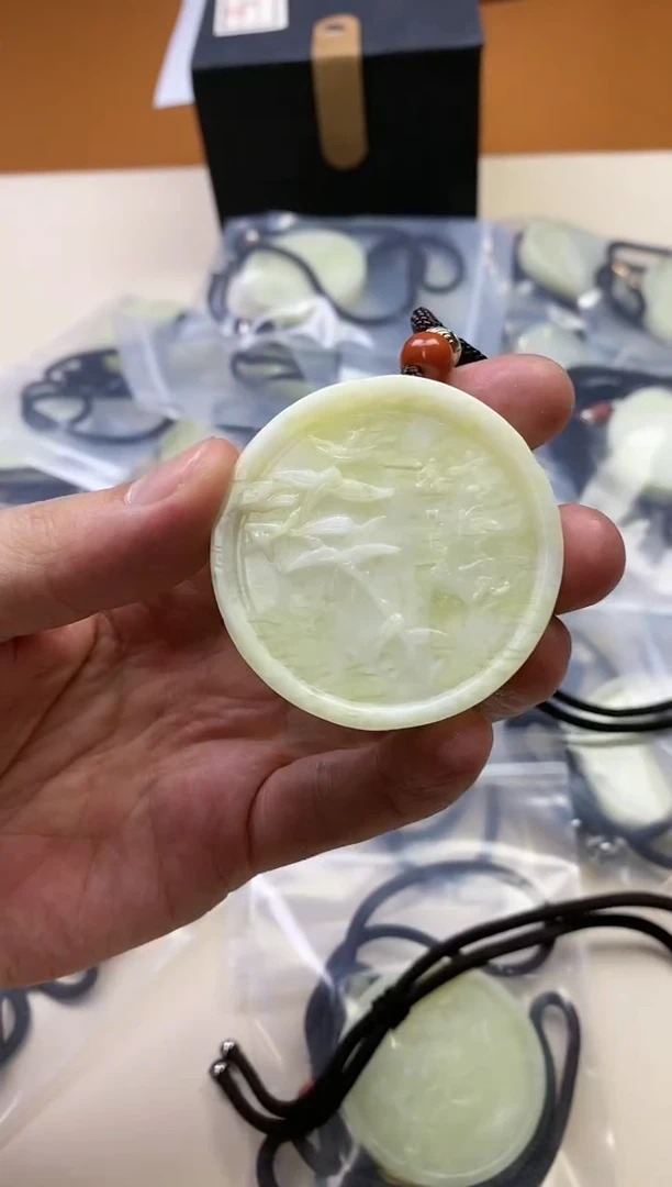 【闪购商品】透闪石-蛇纹石玉其它未镶嵌多样性发货一个