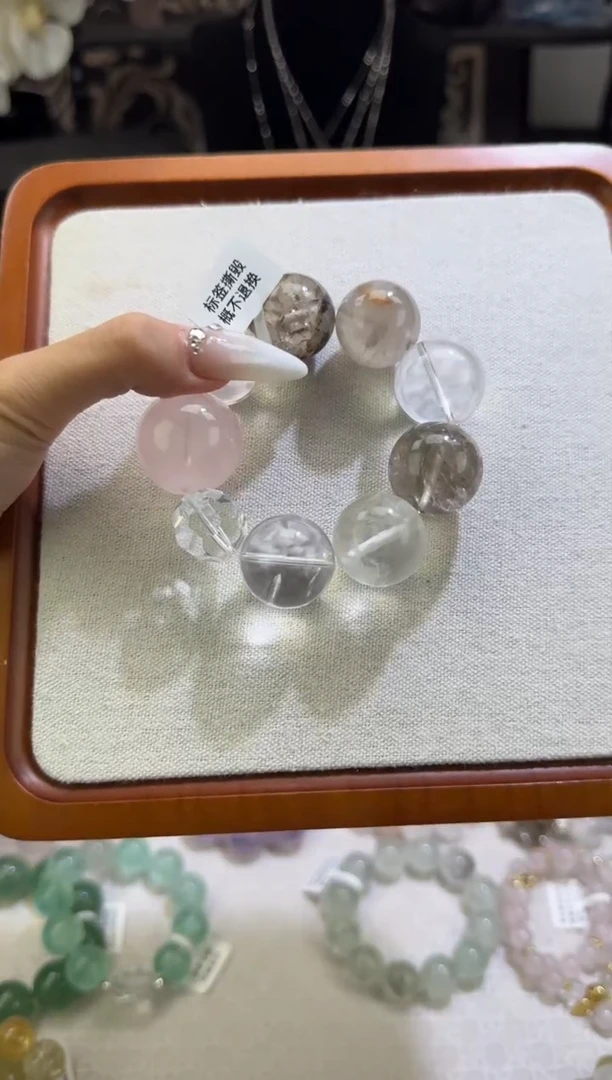 水晶手串未镶嵌天然水晶 多样性发其一