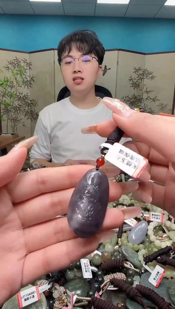 颈饰未镶嵌和田玉多样性发一