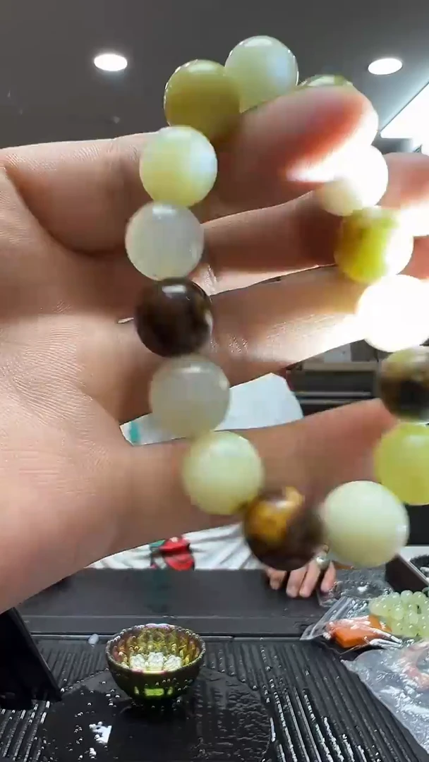 未镶嵌蛇纹石玉手串多样性发货其中发一