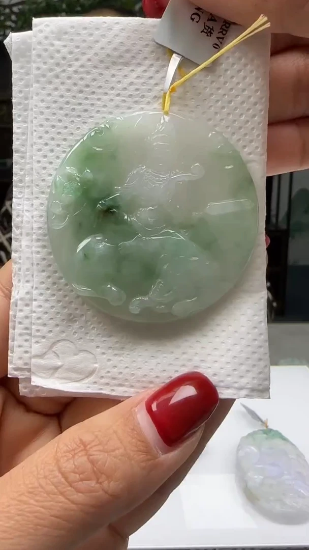 【闪购商品】翡翠颈饰未镶嵌天然翡翠A货吊坠