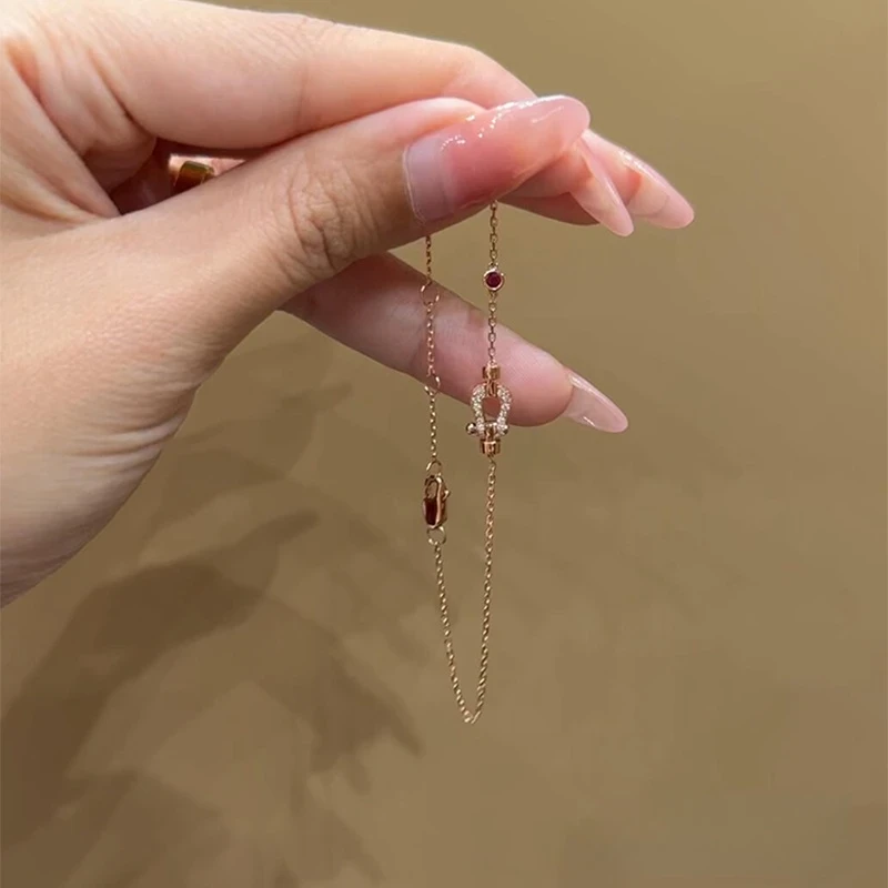 卡柒 铜合金手链 中古微镶锆石马蹄扣手链时尚小众设计高级感手饰