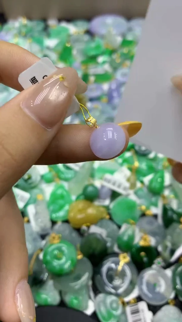 颈饰18K金镶嵌翡翠天然缅甸翡翠A货