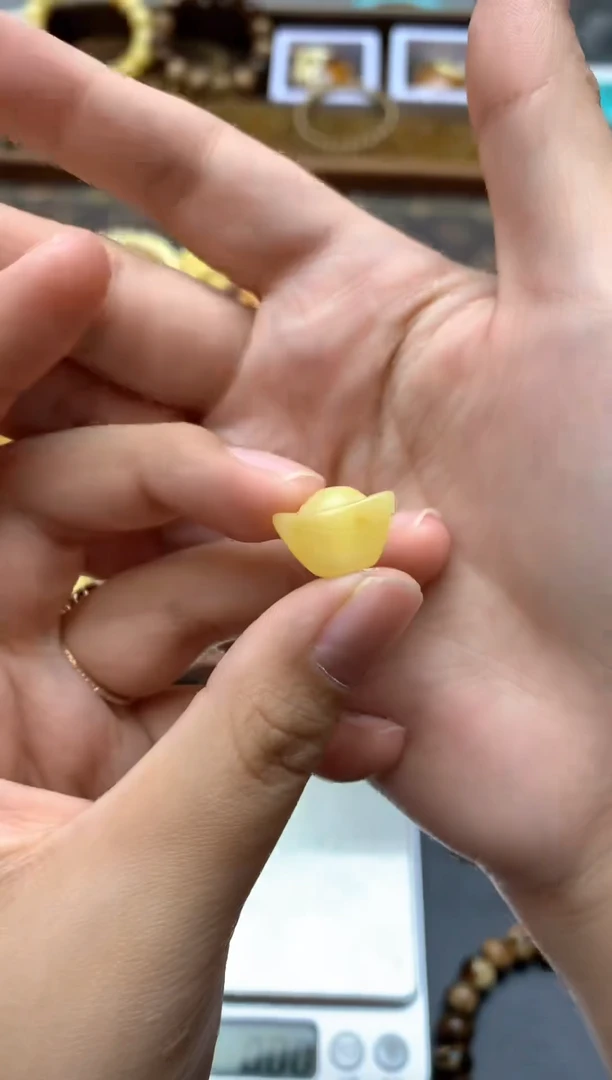 【闪购商品】琥珀珠宝奇石未镶嵌071蜜蜡花粉小坑有强迫症的不要拍