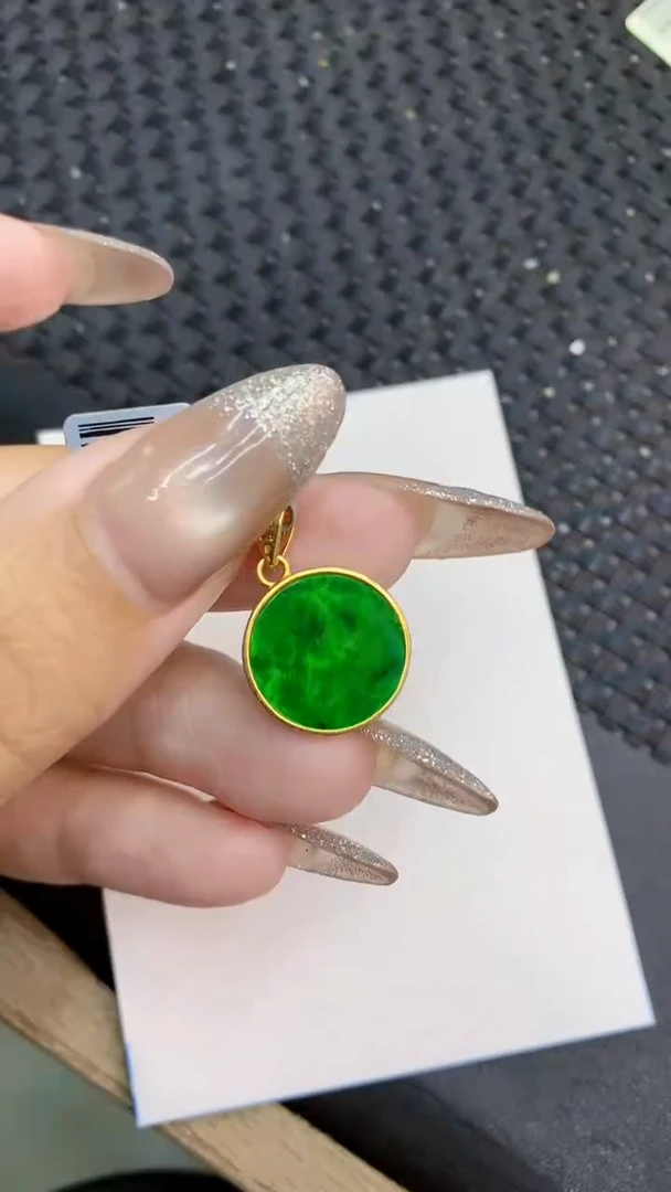 颈饰未镶嵌翡翠1