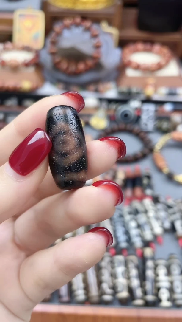 玛瑙/玉髓散珠金蟾冻梨二眼