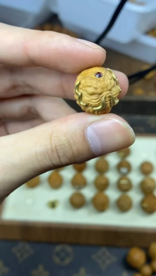 猴头核桃吊坠六牙 象神 重工