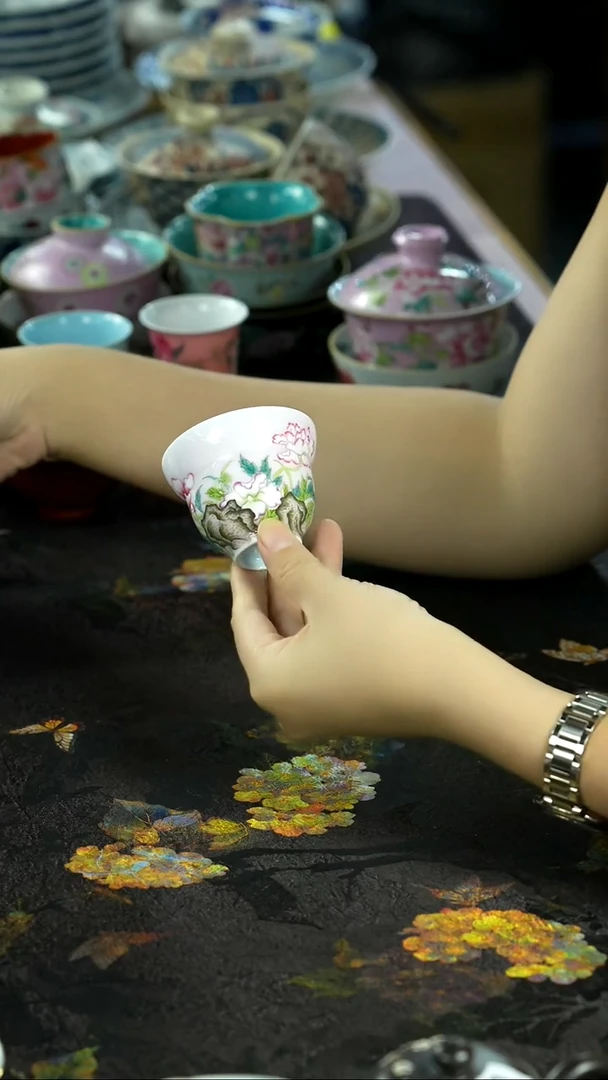 景德镇手绘瓷器放漏场