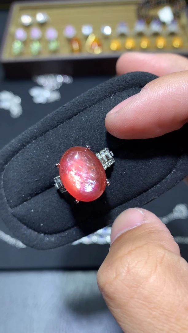 未镶嵌锂辉石紫锂云母G10