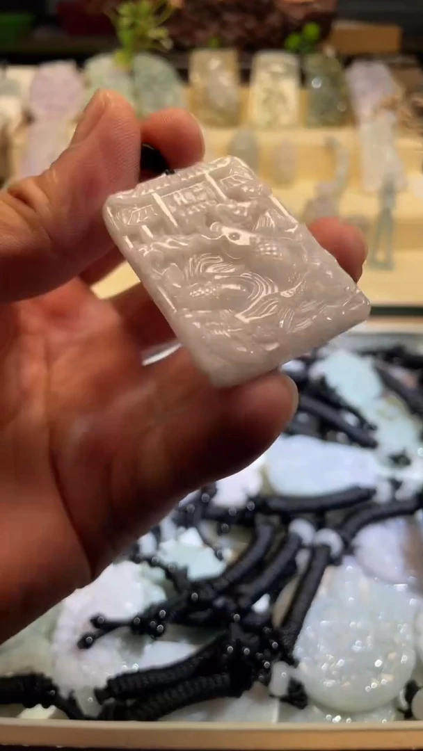 翡翠未镶嵌颈饰7/07/038