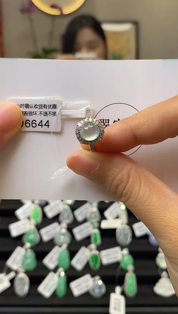 18K金镶嵌戒指翡翠D6644 旦面戒指 含运营费