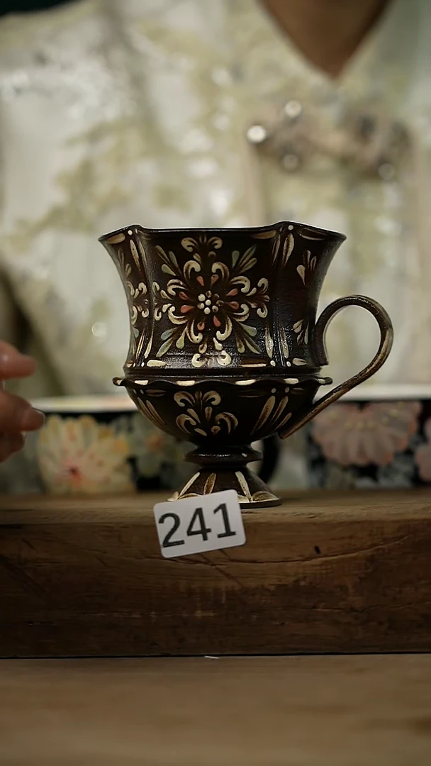 【闪购商品】瓷片新品！设计师款手绘/咖啡杯 听歌